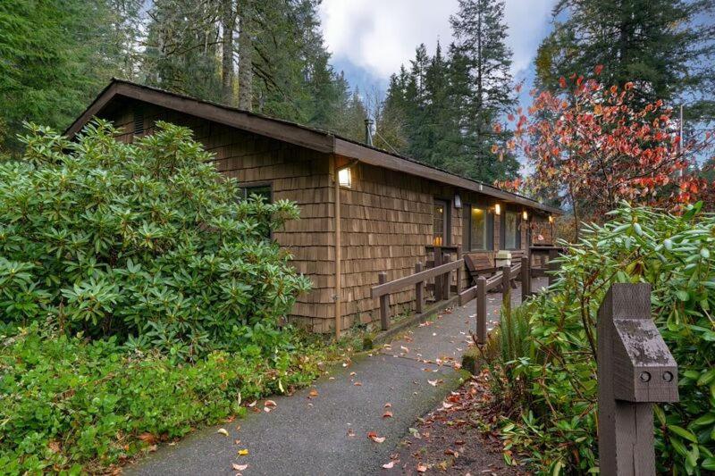 Silver Falls Lodge & Conference Center Sublimity Exterior photo