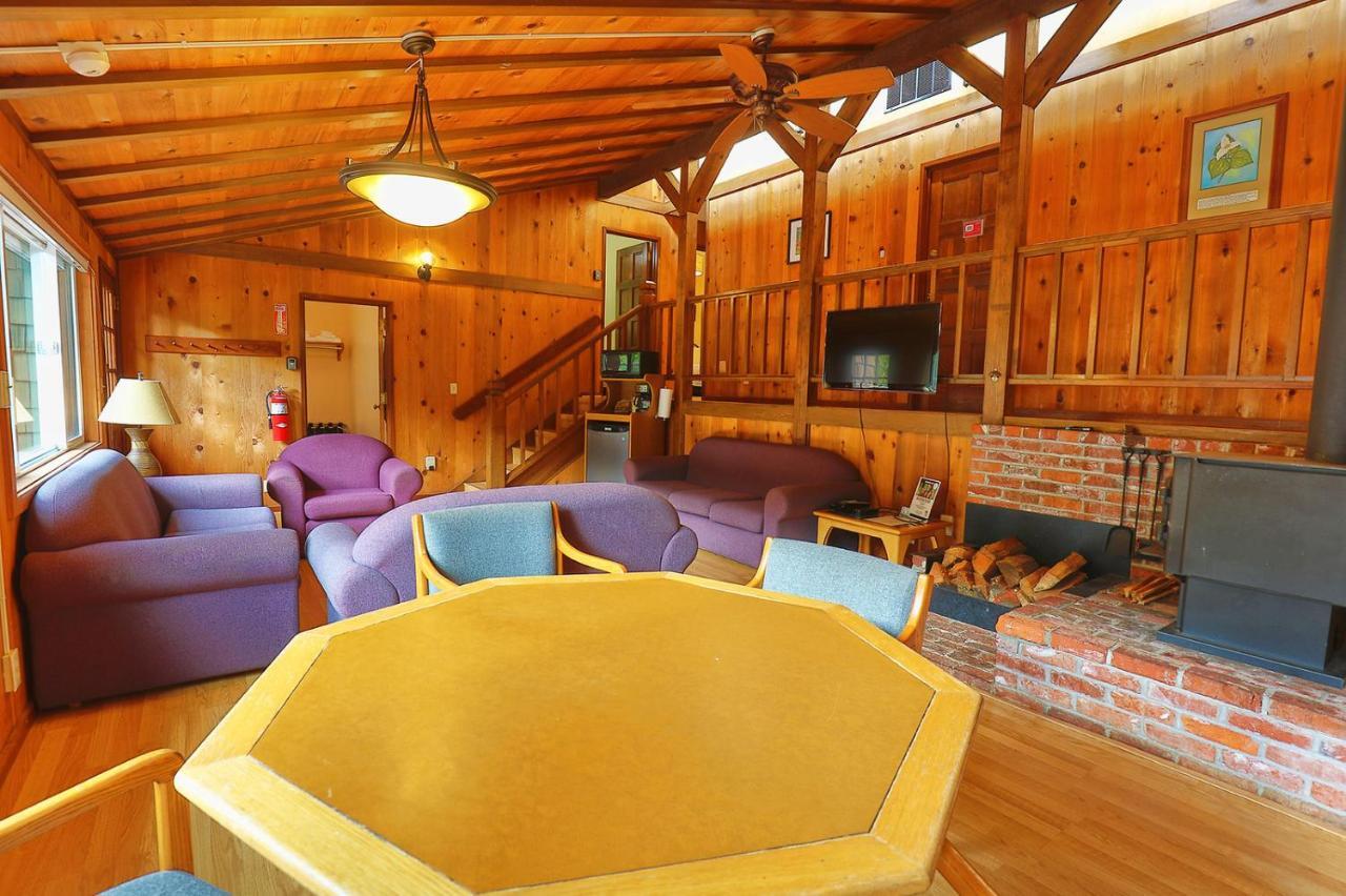 Silver Falls Lodge & Conference Center Sublimity Exterior photo
